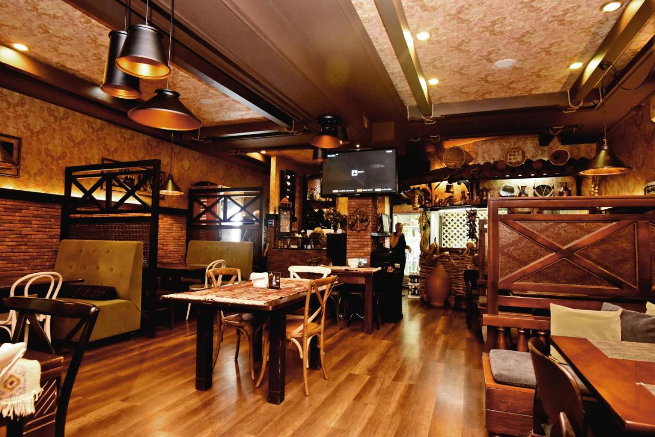 安蒂卡酒店 巴统 外观 照片